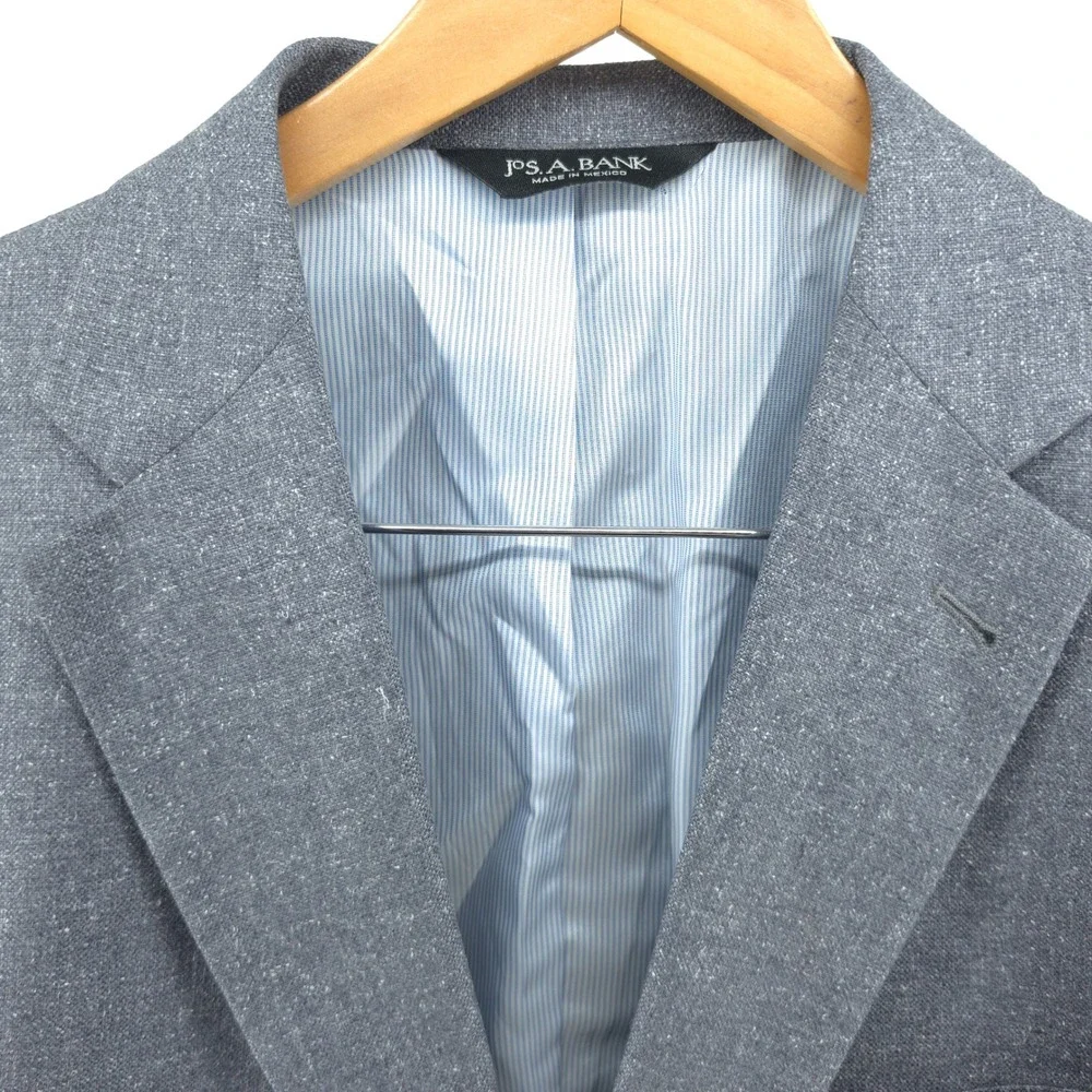 Jos A Bank Mens Blazer 100% Silk Grey Textured 42R Signature Collection 2-Button